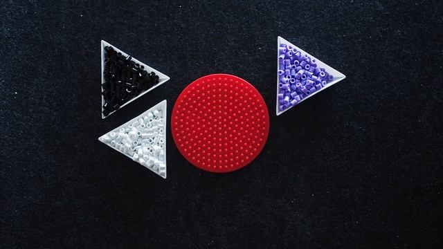 Making Coasters Using IKEA PYSSLA Fuse Beads смотреть онлайн