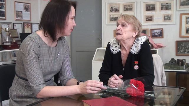 Визитка учителя истории и обществознания Дровосековой Натальи Евгеньевны смотреть онлайн