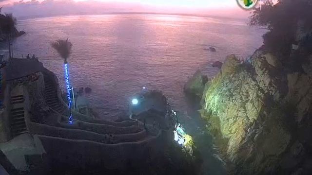 One years time difference. Same time, same location. 1 and 2nd pic look!!!!!!!!! смотреть онлайн