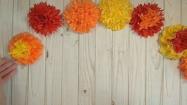 Как сделать ЦВЕТЫ ИЗ САЛФЕТОК. Очень легко сделать цветы из салфеток! смотреть онлайн