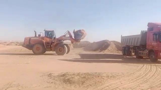 DOOSAN DL420A Shovel Sy Actros Damper Par Loading смотреть онлайн