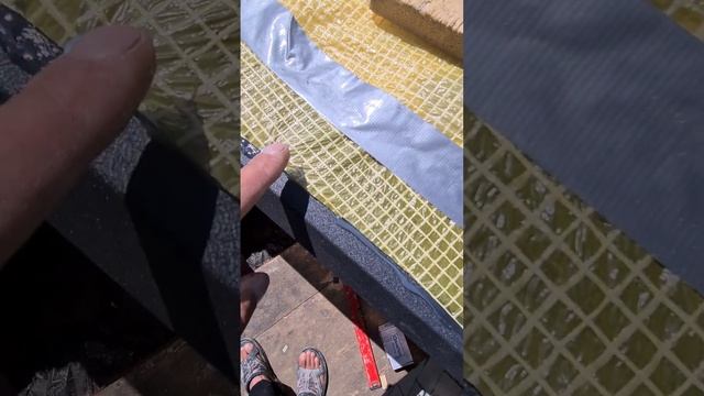 Лайфхак з капельніком#крыша #металлочерепица #силикон #лайфхаки #саморезы #зробисам #гидроизоляция