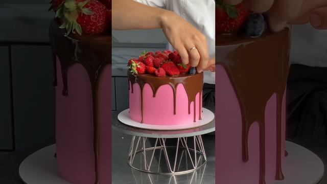 Срезанную ягоду можно смазать:- нейтральным гелем- глюкозным сиропом разведенным в воде (1:1)- медо смотреть онлайн