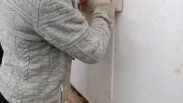 Как выровнить фасад дома с криво приклеенным пенопластом ППС, наждачные тёрки и трёхметровое правил смотреть онлайн