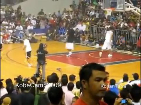 Kobe Bryant vs. College Player (Kobe Asian Tour 2009) смотреть онлайн