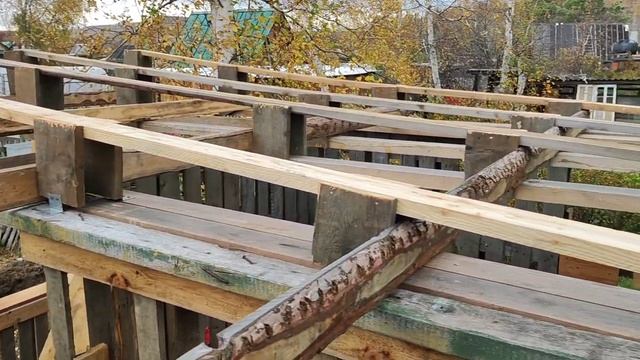 Строительство бани из поддонов. Часть 1 смотреть онлайн