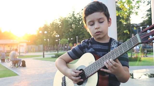 Ребенок играет на гитаре Harry potter theme | KIDS GUITAR COVER | 6 years смотреть онлайн