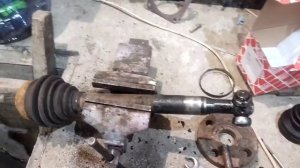 замена пыльника шруса внутреннего правого на Пежо партнёр типи (B9) 2008г.