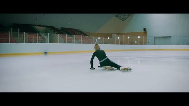 Аделина Байсеупова - Я так мечтаю (Official clip) смотреть онлайн