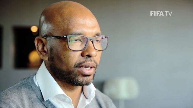 Marcos Senna, Hero for Villarreal and Spain смотреть онлайн
