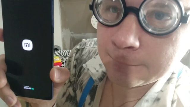 ГЛЮК СМАРТФОНА СЛОВИЛ И ХОТЕЛ ЕГО ОТНЕСТИ В МАСТЕРСКУЮ HAPPY PC К ДАНИЛЕ ГЕРАСИМОВУ смотреть онлайн