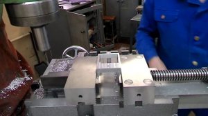 Сверление отверстия фрезой и сверлом