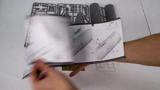 Сборная модель Zeppelin Q Class Airship. Распаковка смотреть онлайн