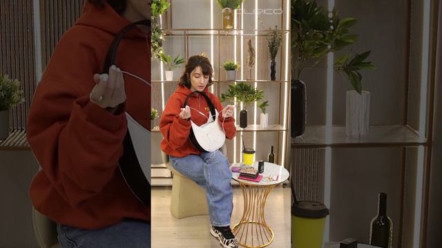 ALEKÓ IN MY BAG : ЧТО В СУМКЕ У КРИСТИНЫ SI? смотреть онлайн