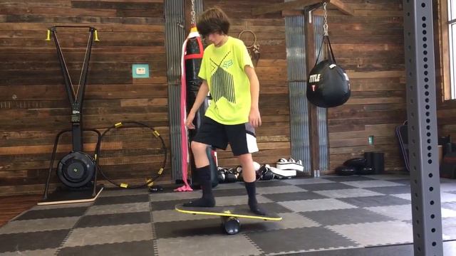 Balance Board Tricks - Beginner - Revbalance Board Training смотреть онлайн