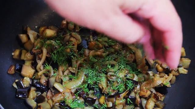 ВКУСНЕЙШИЙ НОВЫЙ салат с БАКЛАЖАНАМИ, яйцами и помидорами / Рецепты с баклажанами смотреть онлайн