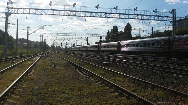 ЭП1-349 с пассажирским поездом. смотреть онлайн
