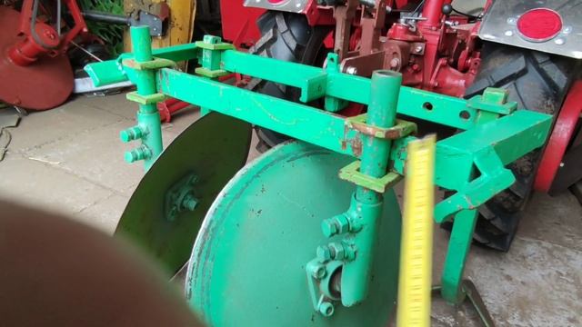 Дисковые окучники к МБ с передним адаптером. Первое окучивание. смотреть онлайн