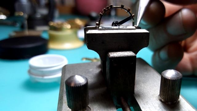 Ремонт часов.Реставрация оси баланса. Ч 2. смотреть онлайн