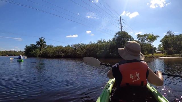 RV LIVING | KAYAKING IN THE ORANGE RIVER AT MANATEE PARK FORT MYERS FLORIDA | KAYAK RENTALS | EP108 смотреть онлайн