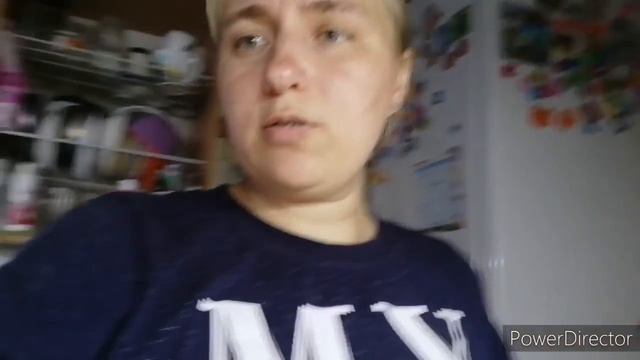 Пришла с магазина недовольна , ем вкусняшки на ночь. смотреть онлайн