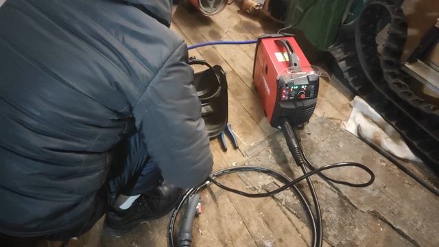 Подключение Elitech АИС 200 SYN и первые швы. смотреть онлайн