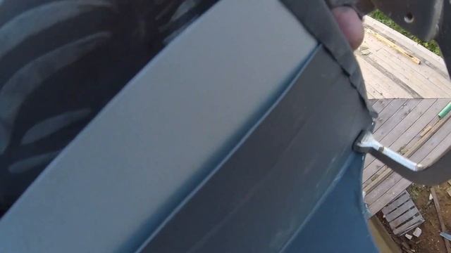 Монтаж лотка , водораздел и писечка ))) Надстенный желоб часть 4. смотреть онлайн