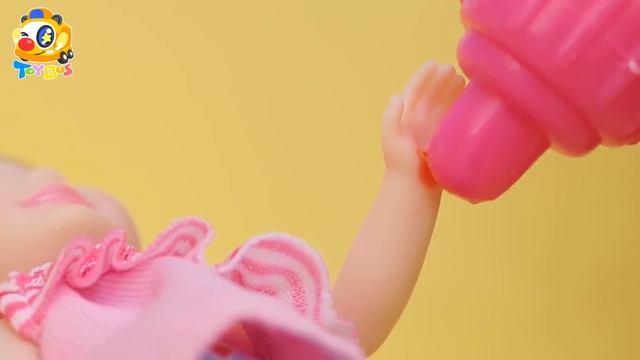 Bad Monster Car Grabs Candies from Panda | Super Panda Rescue Team | Kids Toys | ToyBus смотреть онлайн