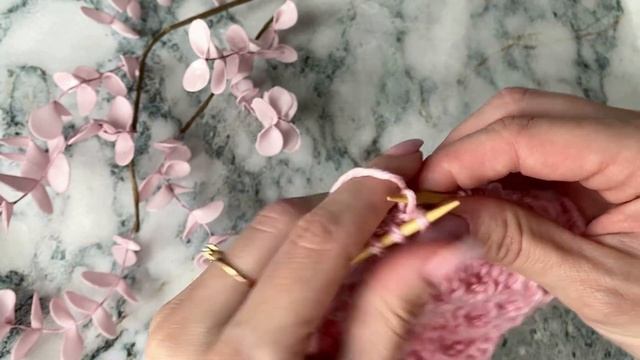 Простой узор спицами / Галочки спицами / Фактурный узор спицами / Узор для шапки / Узор для свитера смотреть онлайн