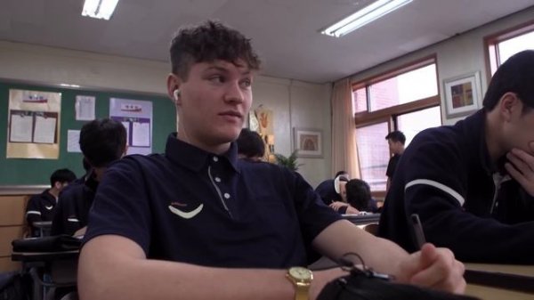 Why Are Asian Youths More Academically Advanced? | School Swap: Korea Style | Real Families