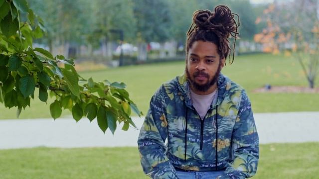 How languages help in your career: Performer смотреть онлайн