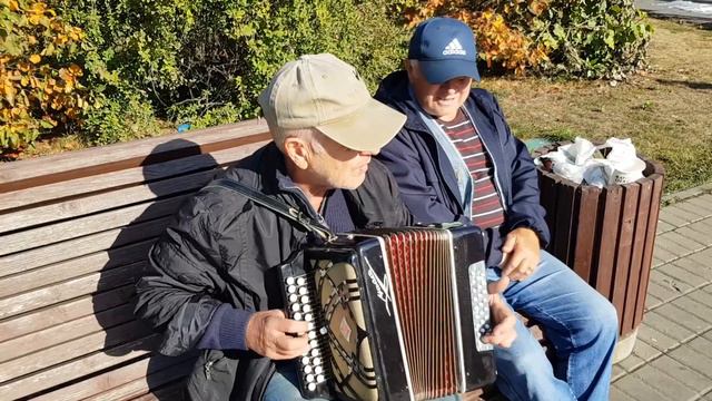 10 09 2023 Парк Карима Тинчурина Казанская барахолка Тренировка гармошки смотреть онлайн