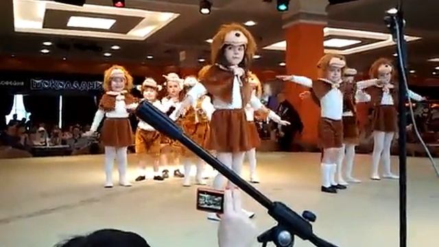 Танцы Маленькие обезьянки смотреть онлайн