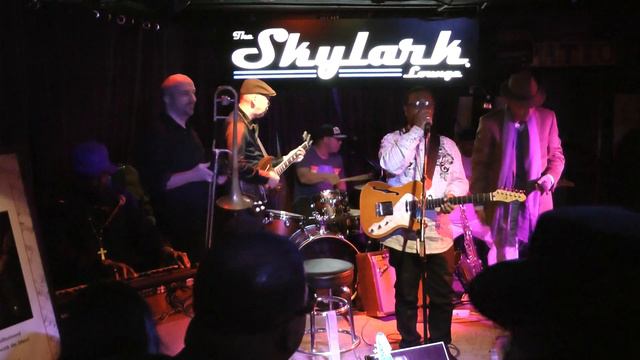 Ivan Daddyi Wallace with the SMS Band and Jose Ruiz on harmonica смотреть онлайн