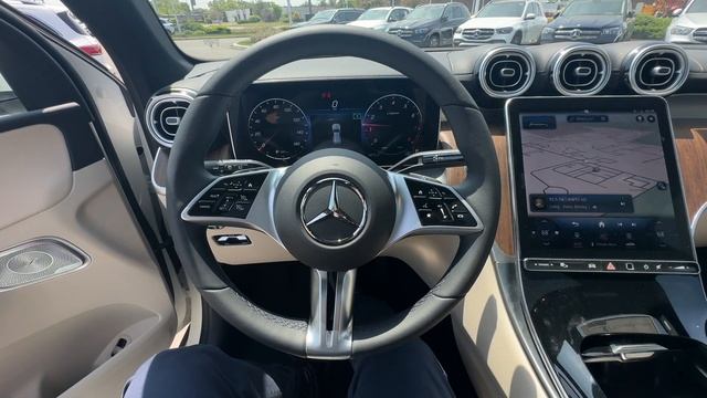 2023 Mercedes Benz GLC300 REVIEW - Base Trim Is Good Enough?