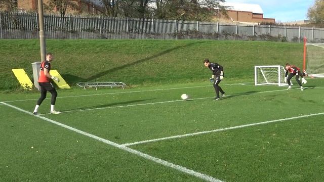 Barnsley F.C. | Goalkeeper Training | 1v1 Activation смотреть онлайн