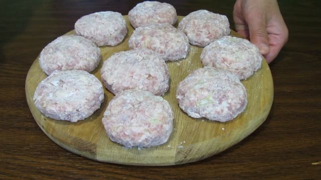 Так КОТЛЕТЫ вы еще не ГОТОВИЛИ. А зря !!!! Котлеты в соусе. смотреть онлайн