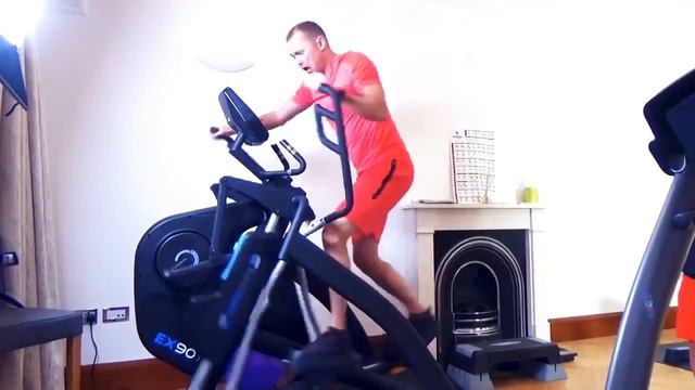 MISS KATY MISTER MAX ПРАНК ВЫГНАЛИ НА УЛИЦУ РОДИЛЕТЕЙ И СТАЛИ БАЛОВАТЬСЯ смотреть онлайн