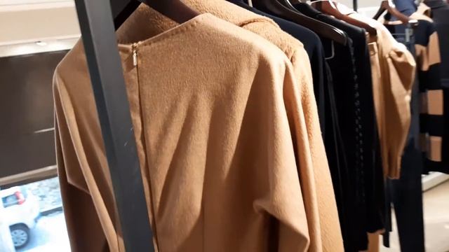 италия Падуя коллекция max mara изнутри бутика смотреть онлайн