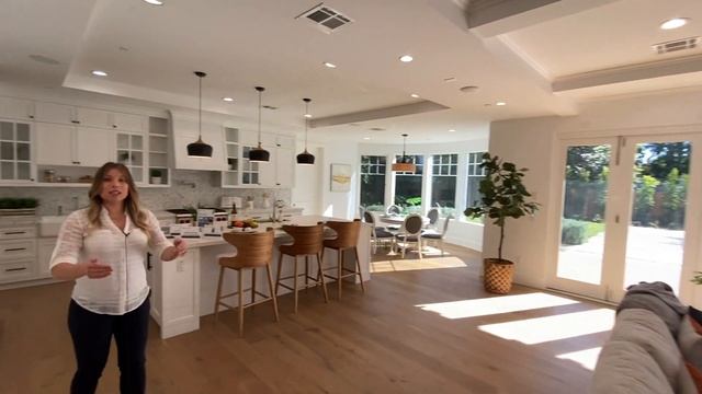 Внутри дома за $3 миллиона в Лос Анджелесе. Обзор недвижимости в Лос Анджелесе. смотреть онлайн