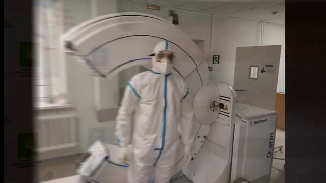 Благодарность врачам. Михаил Слуцкий под мелодию песни Б.Окуджавы "Возьмёмся за руки, друзья!" смотреть онлайн