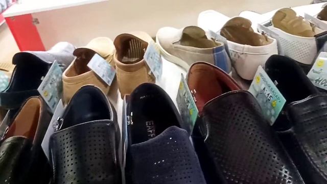 Зашли в "Базар" за шапкой. Классный магазин и умеренные цены. смотреть онлайн