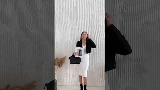 Стилизуем платье без рукавов под осенний/зимний сезон. Модель доступна в нескольких цветах? смотреть онлайн