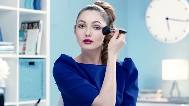 Новая гамма средств для ухода за кожей при использовании макияжа Make-up Expert от NIVEA смотреть онлайн