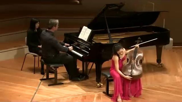 Hee-Young Lim plays Chopin Cello Sonata in g minor, op.65, 1st movement Allegro moderato смотреть онлайн