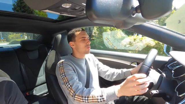 O RS5 com um V8 maravilhoso смотреть онлайн