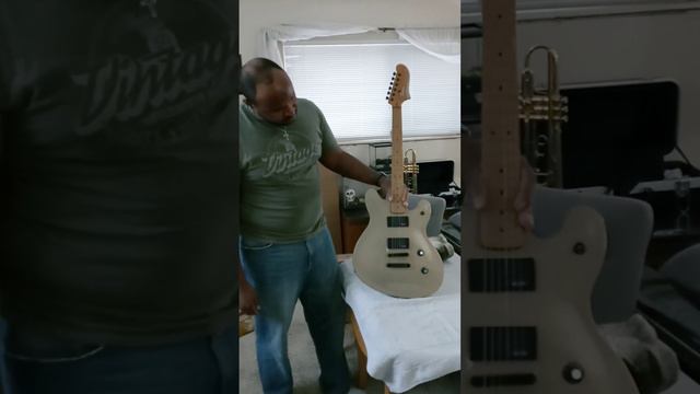 Fender contemporary Starcaster unboxing смотреть онлайн