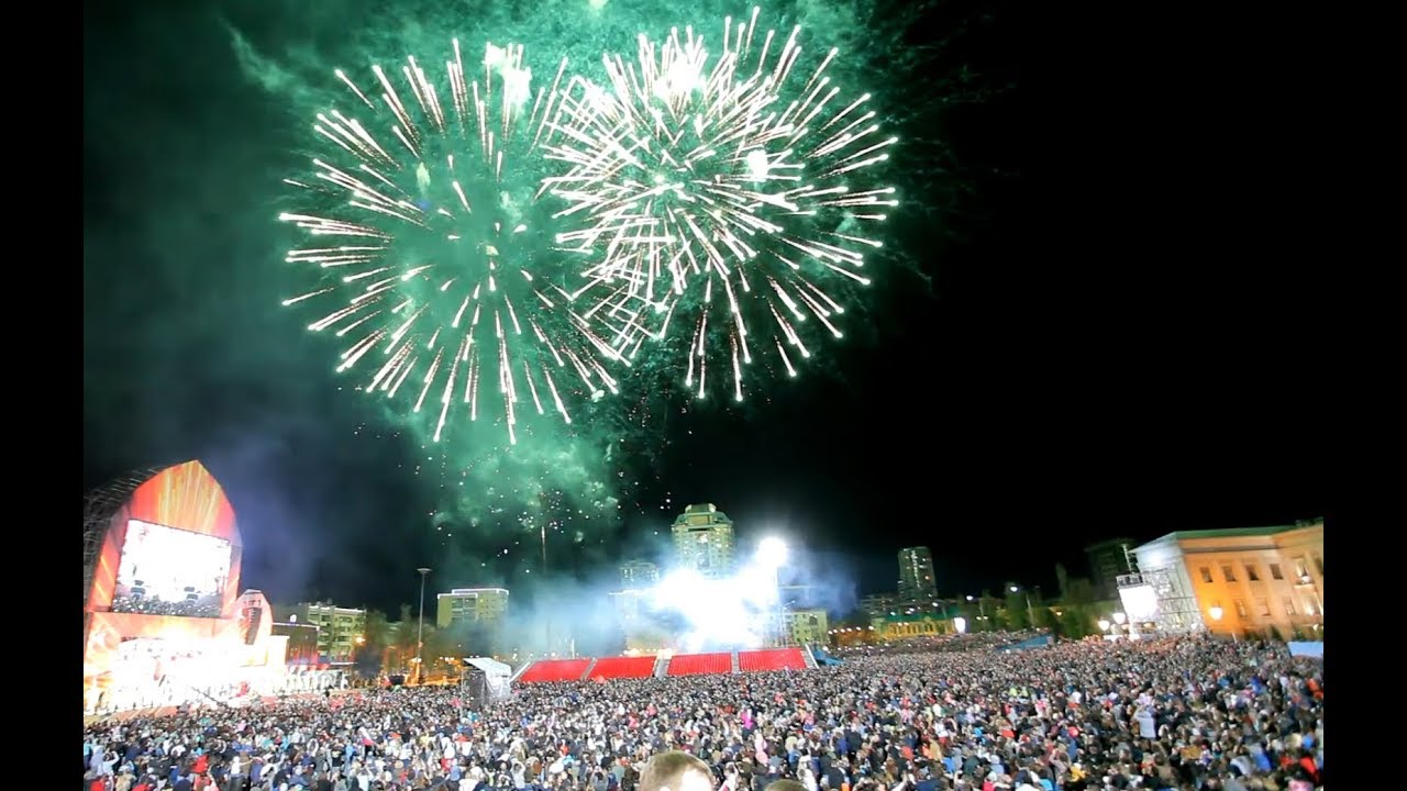 Салют в Самаре 9 мая 2019 - Площадь Куйбышева. смотреть онлайн