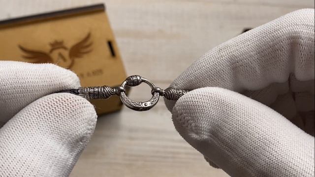 Кожаный шнурок с переходником смотреть онлайн