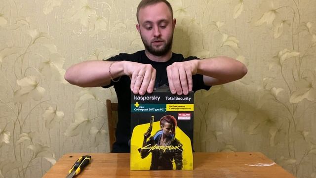 Распаковка PC CD Projekt RED Cyberpunk 2077 + Kaspersky Total Security смотреть онлайн